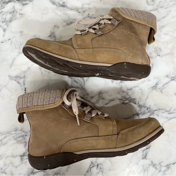 Chaco Women’s Barbary Leather Lace Up Boots Hiking Outdoor Casual in Mink Tan 9 - Picture 8 of 14
